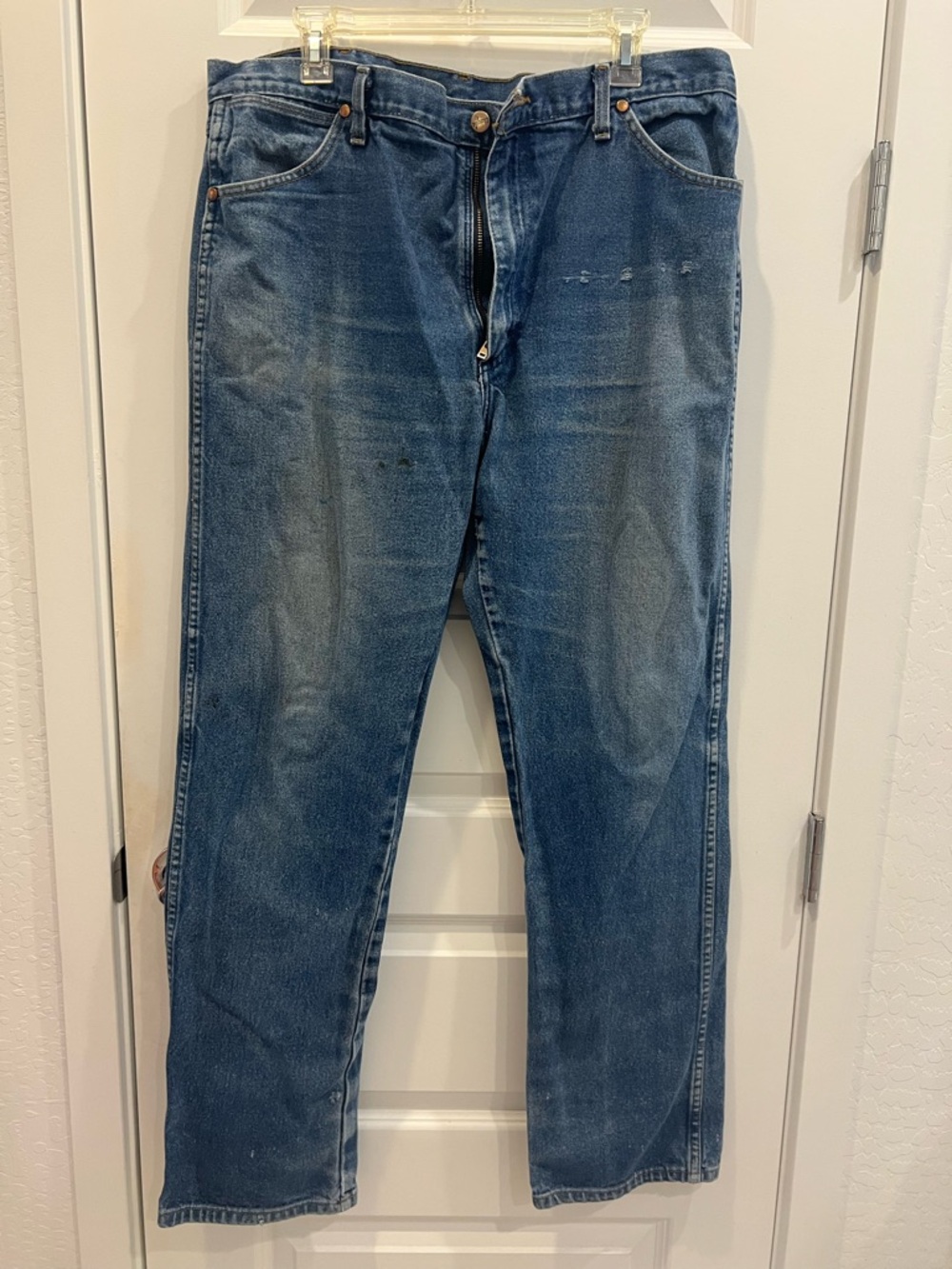 Men’s Wrangler Vintage Blue Straight-Leg Jeans